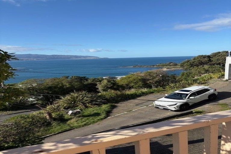 Photo of property in 37 Milne Terrace, Island Bay, Wellington, 6023