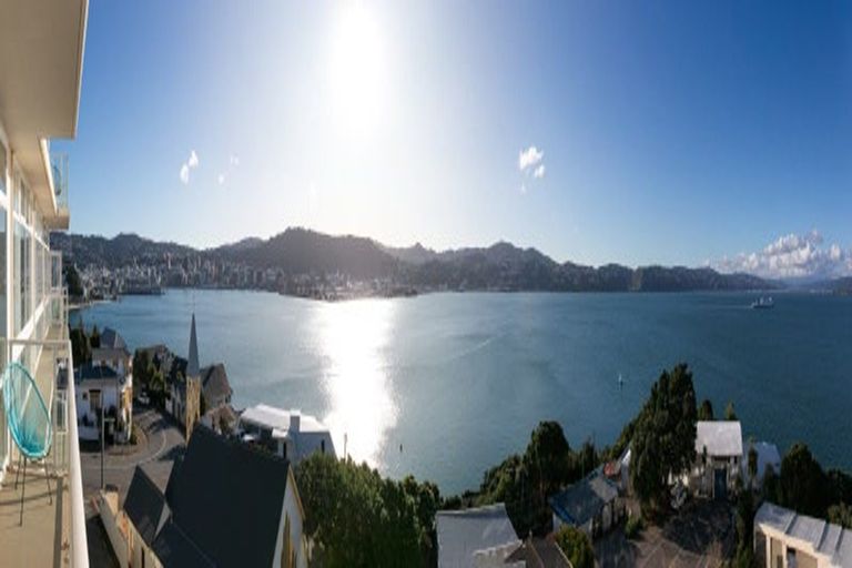 Photo of property in Gateway Apartments, 19 Maida Vale Road, Roseneath, Wellington, 6011