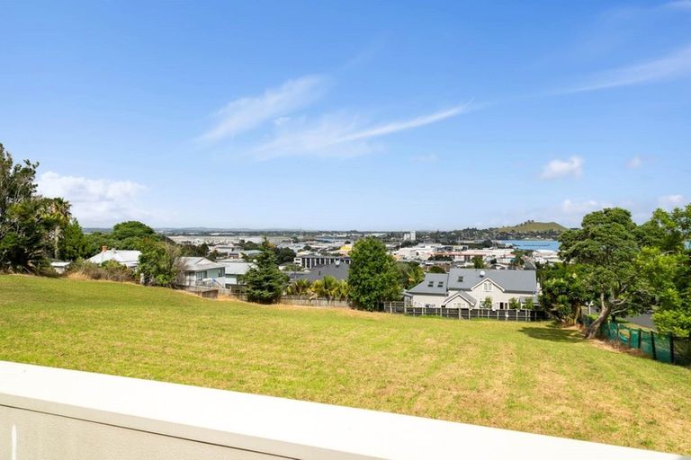 Photo of property in 75l Hill Street, Onehunga, Auckland, 1061