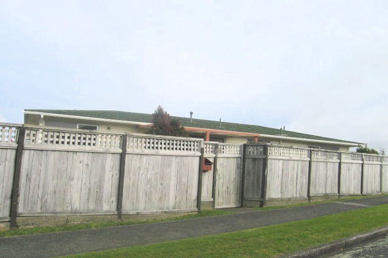 Photo of property in 15 Banksia Grove, Maungaraki, Lower Hutt, 5010