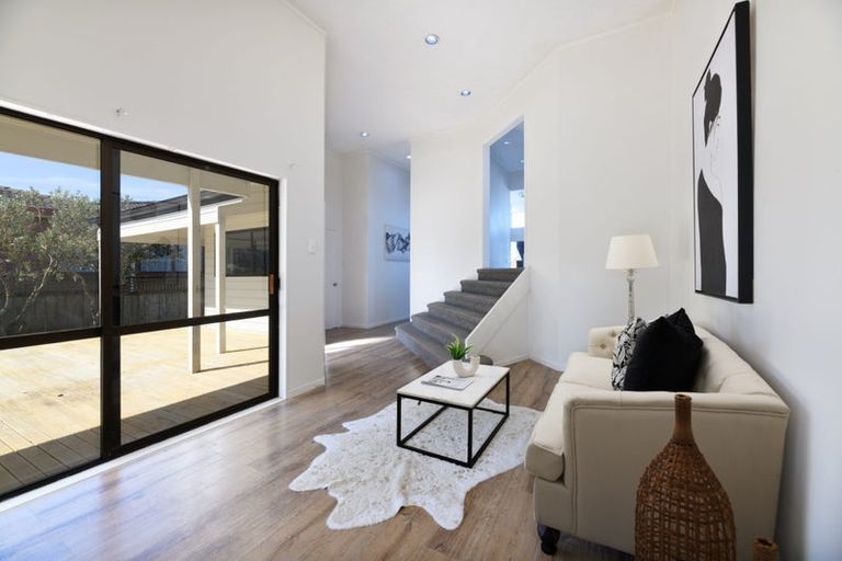 Photo of property in 5 Marlin Street, West Harbour, Auckland, 0618