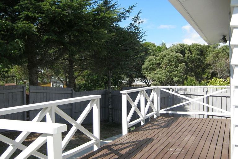 Photo of property in 14 Woodstock Road, Forrest Hill, Auckland, 0620
