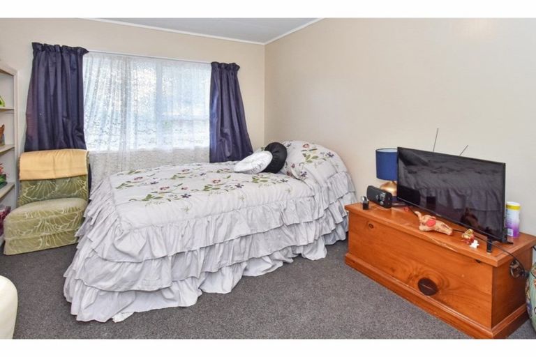 Photo of property in 20 Rukumoana Place, Clendon Park, Auckland, 2103