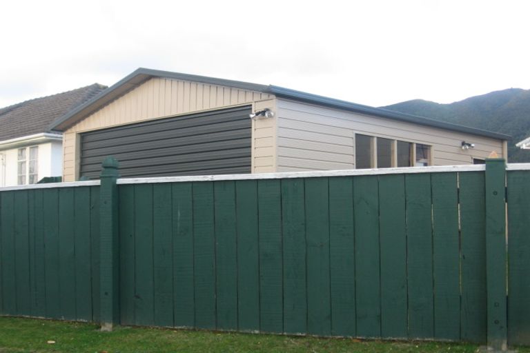 Photo of property in 2/4 Atiawa Crescent, Waiwhetu, Lower Hutt, 5010