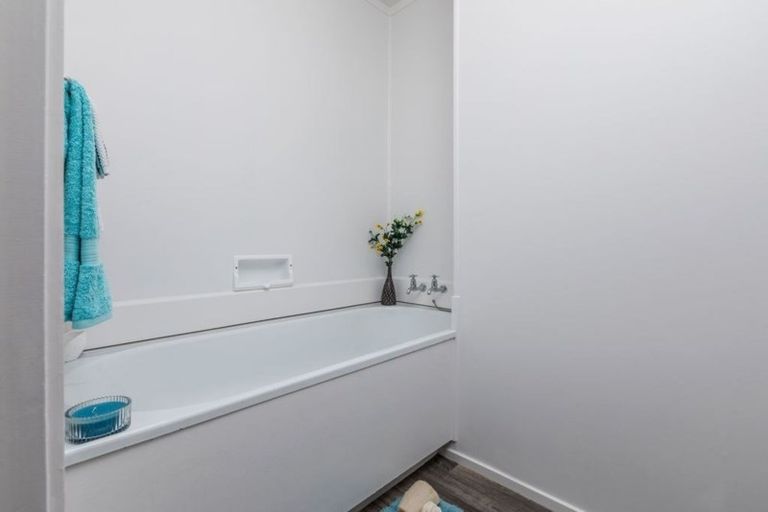 Photo of property in 4/1 Manuka Road, Bayview, Auckland, 0629