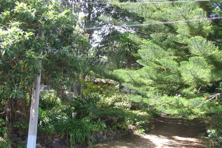 Photo of property in 48 Sunnyhaven Avenue, Beach Haven, Auckland, 0626