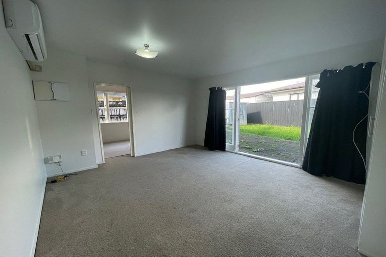 Photo of property in 43 Hallberry Road, Mangere East, Auckland, 2024
