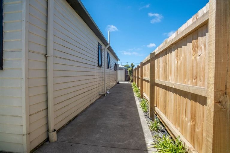 Photo of property in 2/67 Geraldine Street, Edgeware, Christchurch, 8013