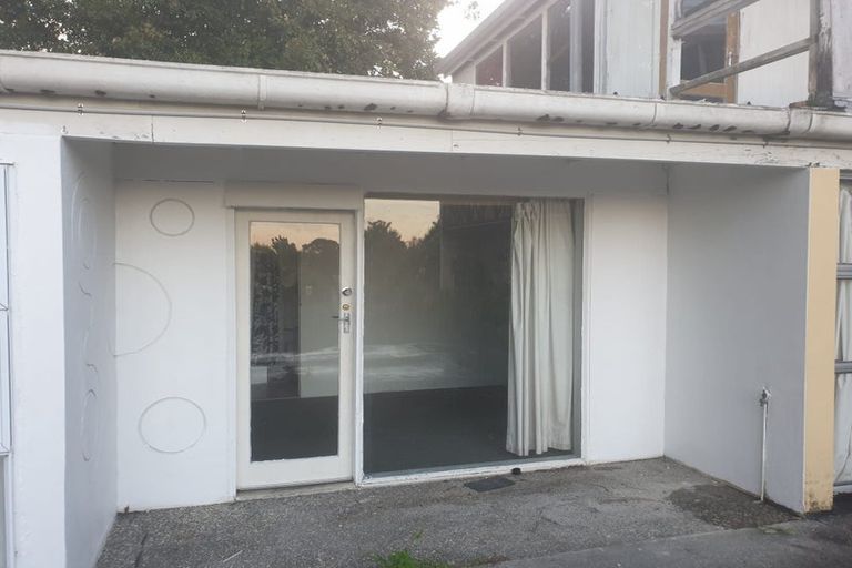 Photo of property in 40 West Coast Road, Glen Eden, Auckland, 0602