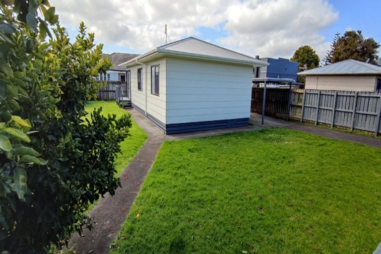 Photo of property in 2/41 Vine Street, Mangere East, Auckland, 2024
