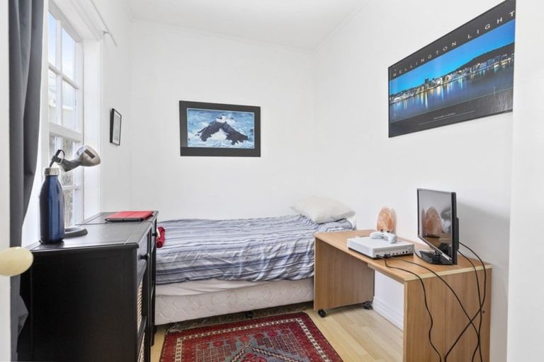 Photo of property in 68 Lyall Parade, Lyall Bay, Wellington, 6022