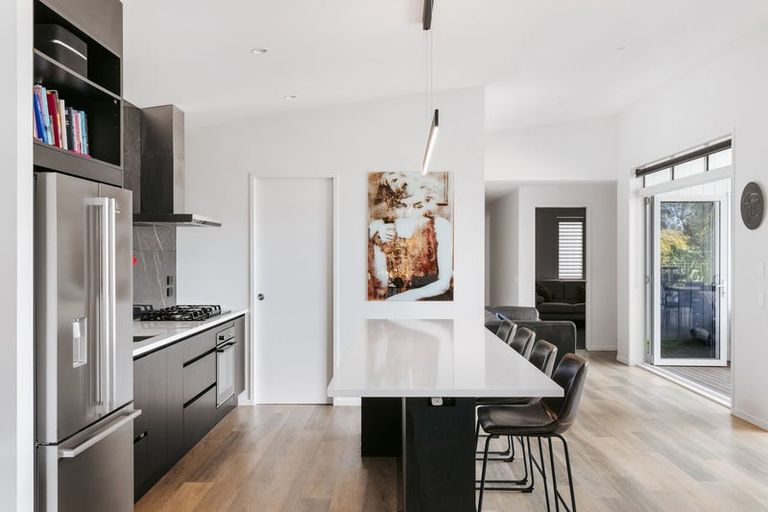 Photo of property in 9 Washingtonia Way, Omokoroa, 3114