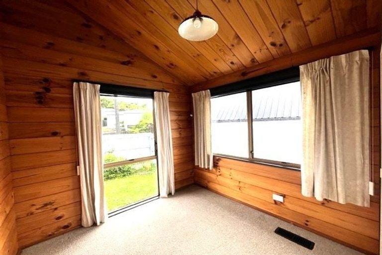 Photo of property in 48 Mulberry Street, Maungaraki, Lower Hutt, 5010