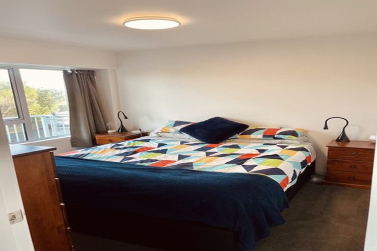 Photo of property in 2/32 Akaroa Drive, Maupuia, Wellington, 6022