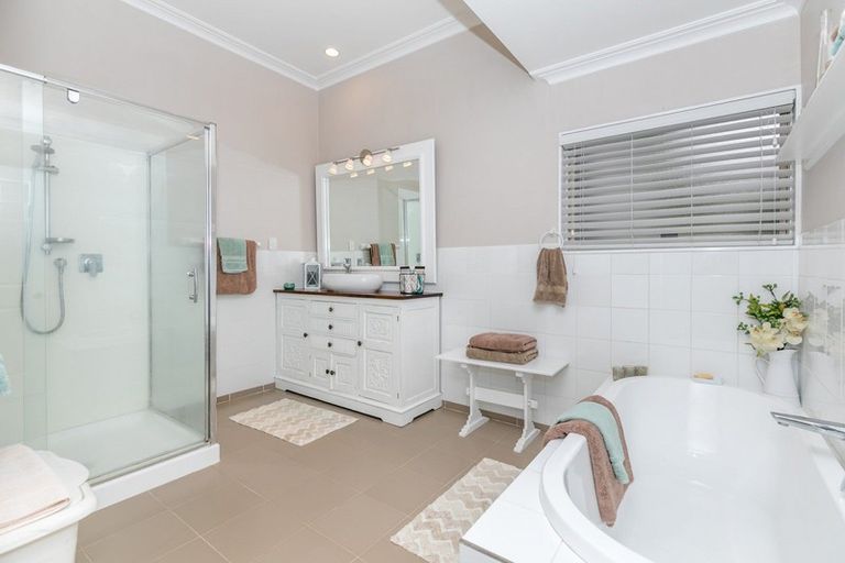 Photo of property in 17 Greenfield Drive, Western Heights, Hamilton, 3200