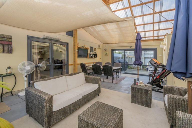 Photo of property in 32 Pratt Avenue, Foxton Beach, Foxton, 4815