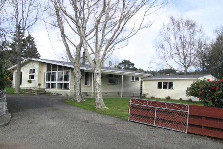 Photo of property in 1 Petersens Road, Aokautere, Palmerston North, 4471