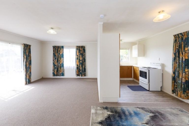 Photo of property in 36 Kowhai Street, Tokomaru, Palmerston North, 4474