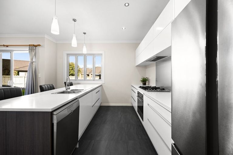 Photo of property in 27 Teatree Close, Huntington, Hamilton, 3210