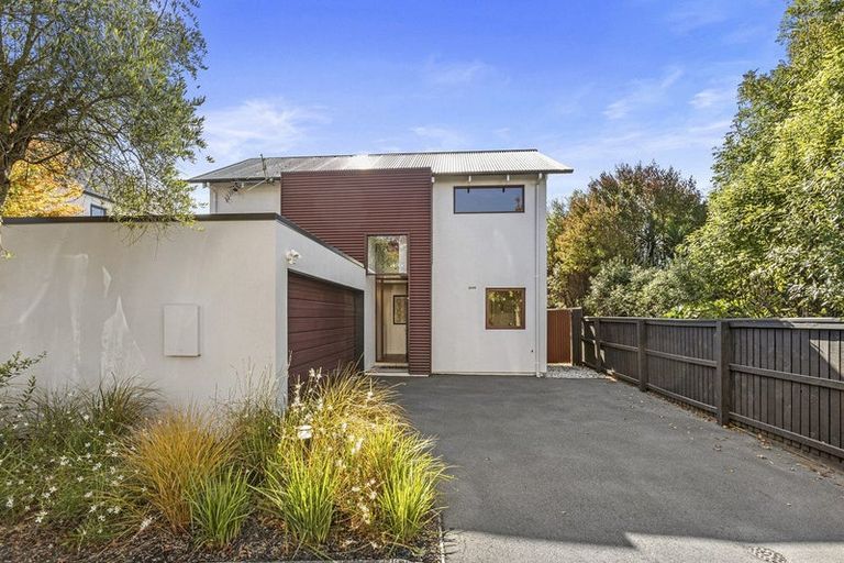 Photo of property in 34 Oakford Close, Riccarton, Christchurch, 8011