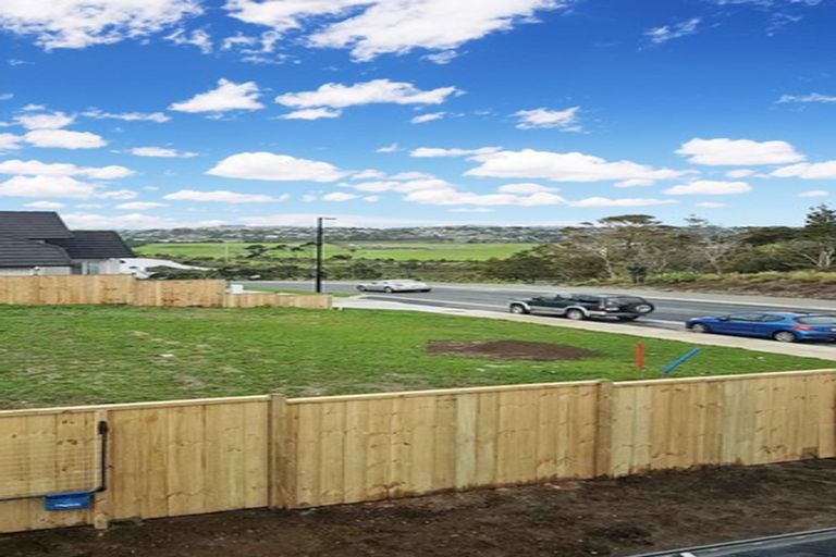 Photo of property in 168 Arran Point Parade, Orewa, 0931