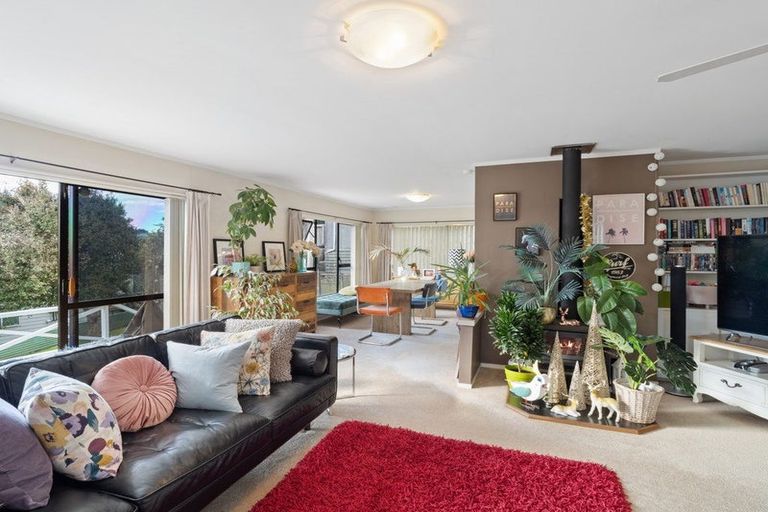 Photo of property in 2/49 Carlisle Road, Torbay, Auckland, 0630