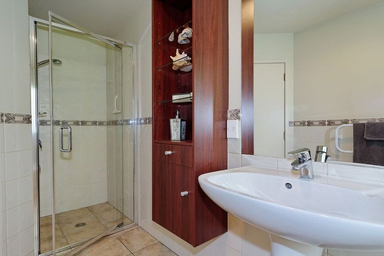 Photo of property in 27 Chamari Close, Titirangi, Auckland, 0604