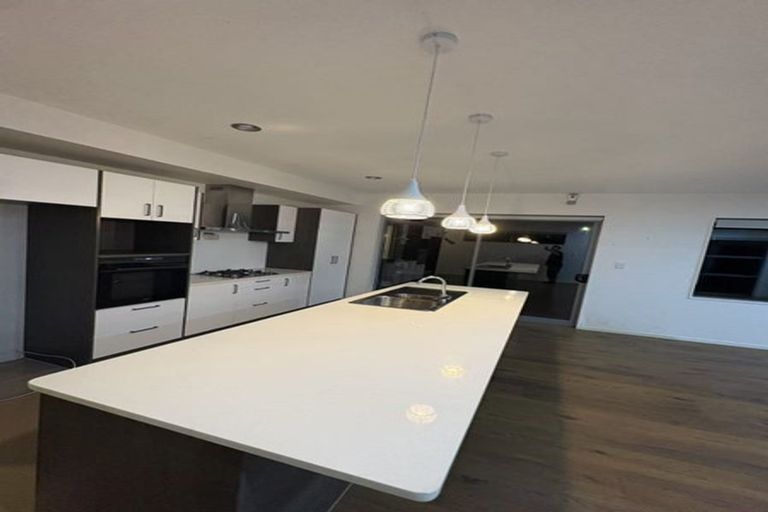 Photo of property in 1 Sunshine Boulevard, Sunnyvale, Auckland, 0612