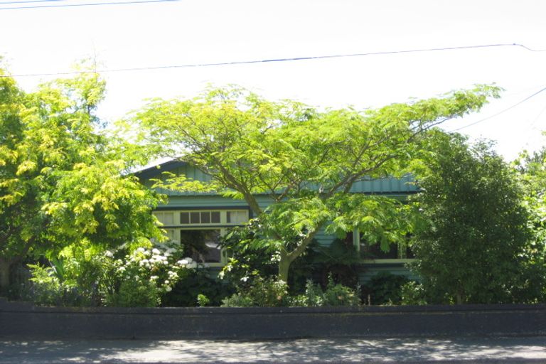 Photo of property in 203 Edgeware Road, Edgeware, Christchurch, 8013