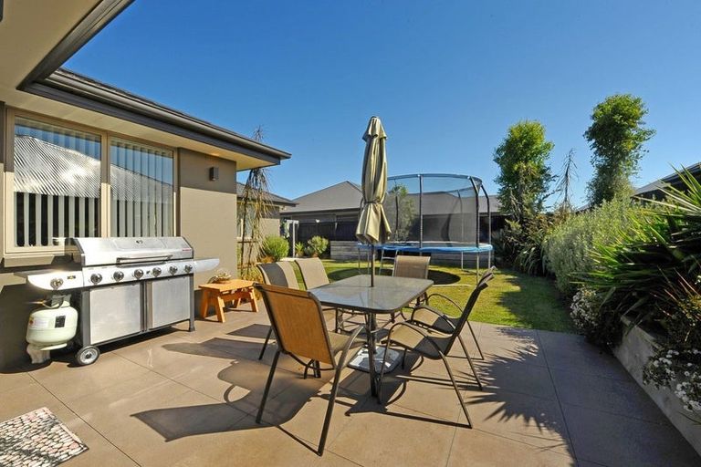 Photo of property in 11 Jefferson Close, Halswell, Christchurch, 8025