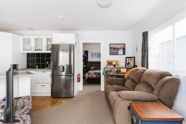 Photo of property in 1 Kowai Grove, Omokoroa, 3114