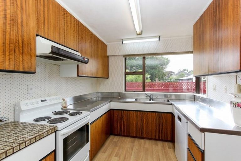 Photo of property in 37 Turakina Street, Merrilands, New Plymouth, 4312