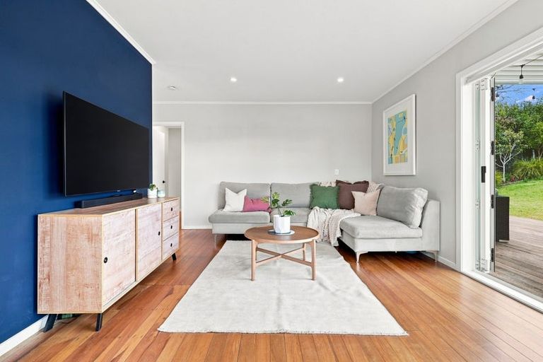 Photo of property in 1/77 Birkdale Road, Birkdale, Auckland, 0626