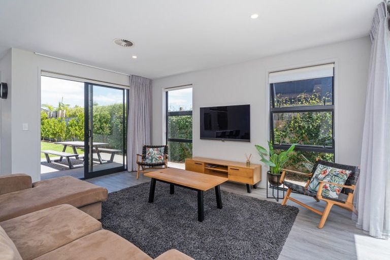 Photo of property in 6 Awatea Drive, Whitianga, 3510