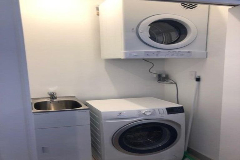 Photo of property in 10/20 Trent Street, Island Bay, Wellington, 6023