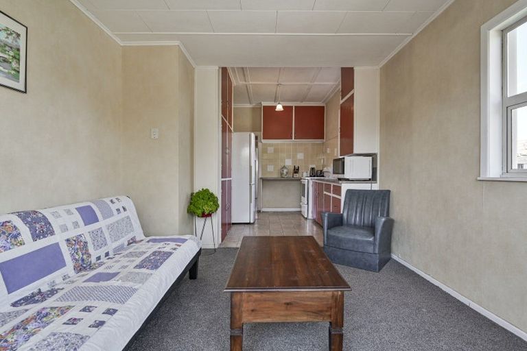 Photo of property in 200 Caroline Place, Mayfair, Hastings, 4122