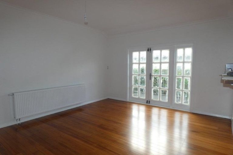 Photo of property in 93 Karori Road, Karori, Wellington, 6012