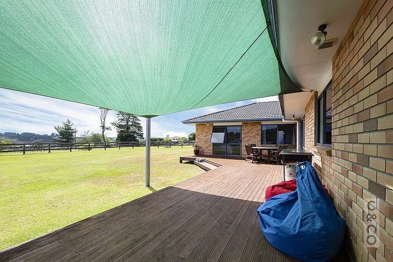 Photo of property in 118 Cottle Road, Taupaki, Henderson, 0782