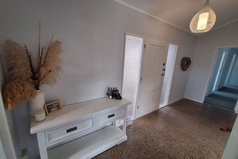 Photo of property in 17 Endeavour Avenue, Welcome Bay, Tauranga, 3112