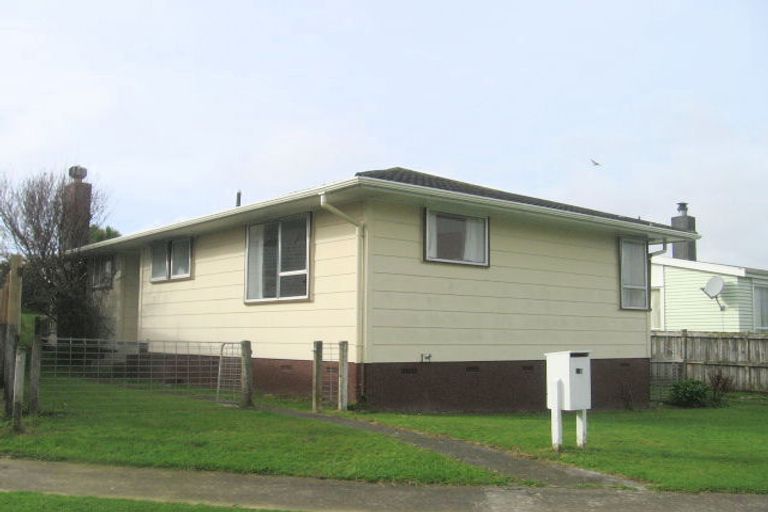 Photo of property in 18 Stipulate Place, Ascot Park, Porirua, 5024