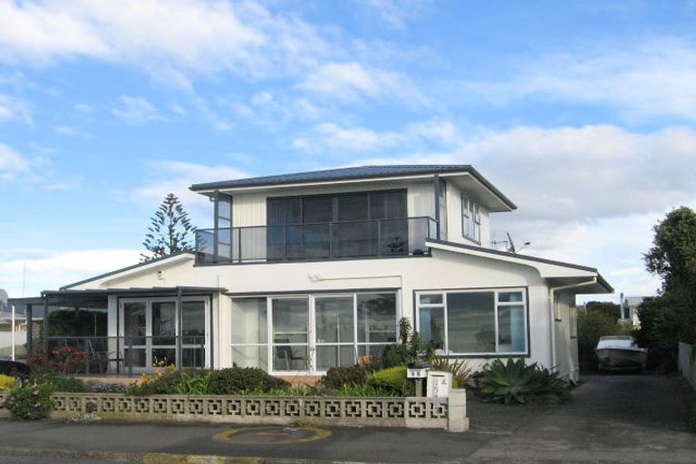 Photo of property in 15b The Esplanade, Westshore, Napier, 4110