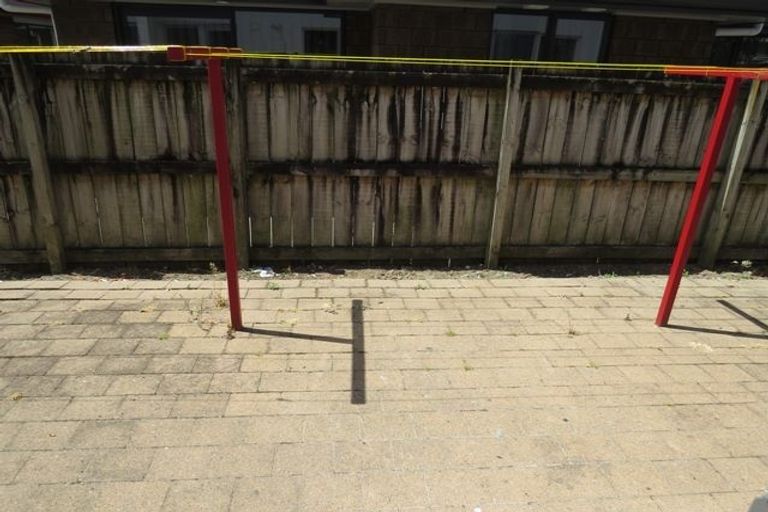 Photo of property in 4/3 Tralee Place, Hillcrest, Hamilton, 3216