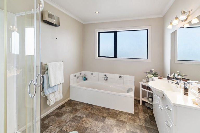 Photo of property in 19 Le Cren Street, Seaview, Timaru, 7910