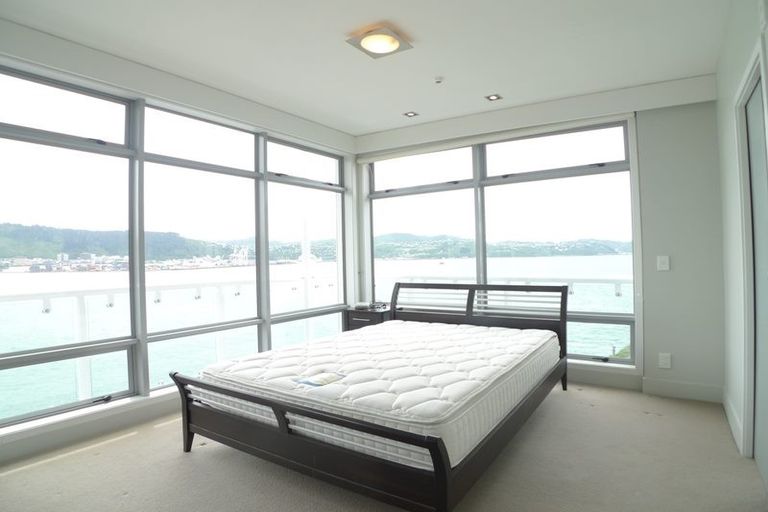 Photo of property in The Capital, 32/370 Oriental Parade, Oriental Bay, Wellington, 6011