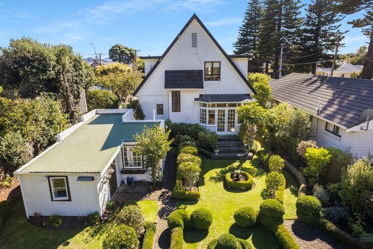 Photo of property in 425 Muritai Road, Eastbourne, Lower Hutt, 5013