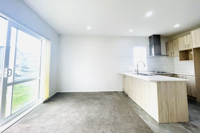 Photo of property in 7 Warbler Crescent, Papakura, 2110