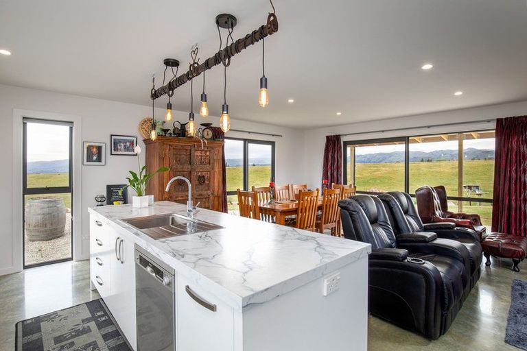 Photo of property in 25 Scrubby Gully Road, Waikerikeri, Alexandra, 9393