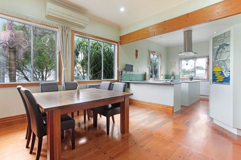 Photo of property in 6 Wellesley Road, Mangere Bridge, Auckland, 2022
