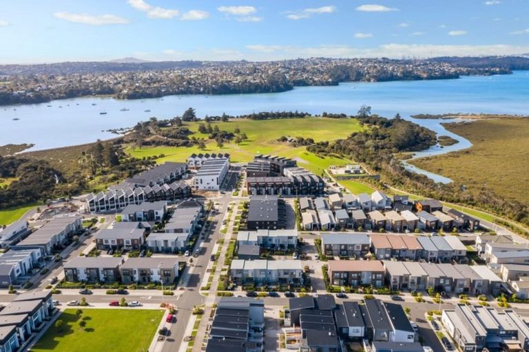 Photo of property in 14 Mollusc Road, Hobsonville, Auckland, 0616
