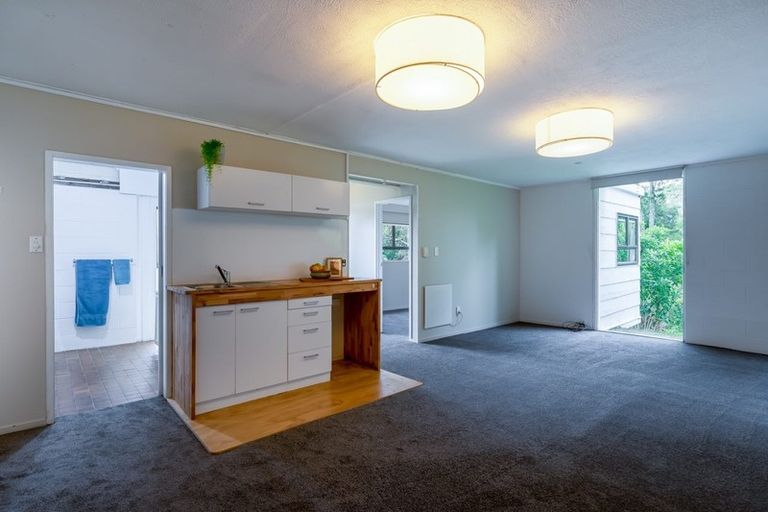 Photo of property in 57 Arapito Road, Titirangi, Auckland, 0604